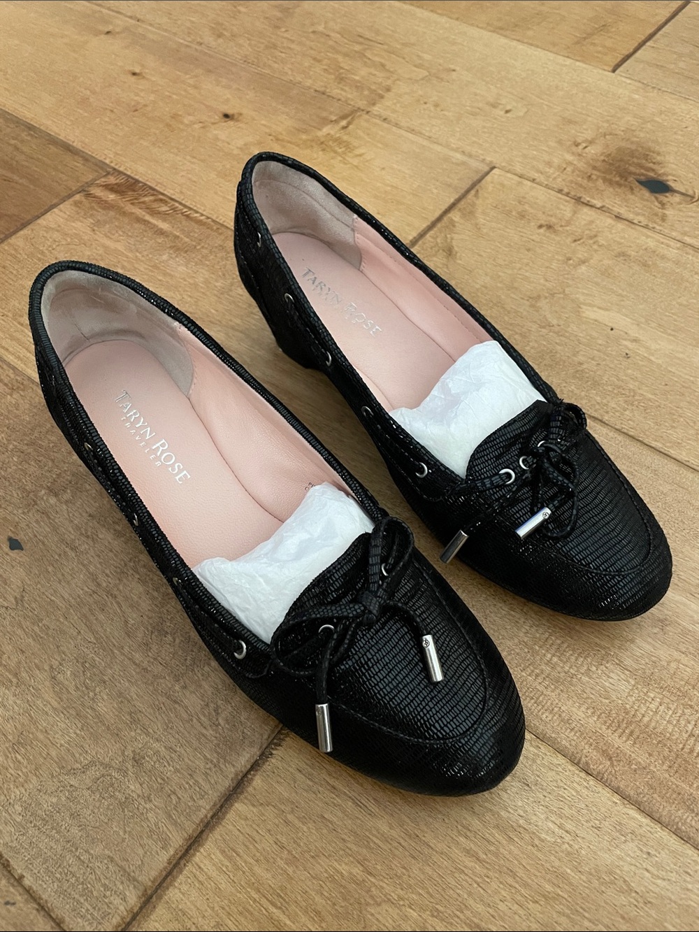 Taryn Rose Black Lace-Up Loafers